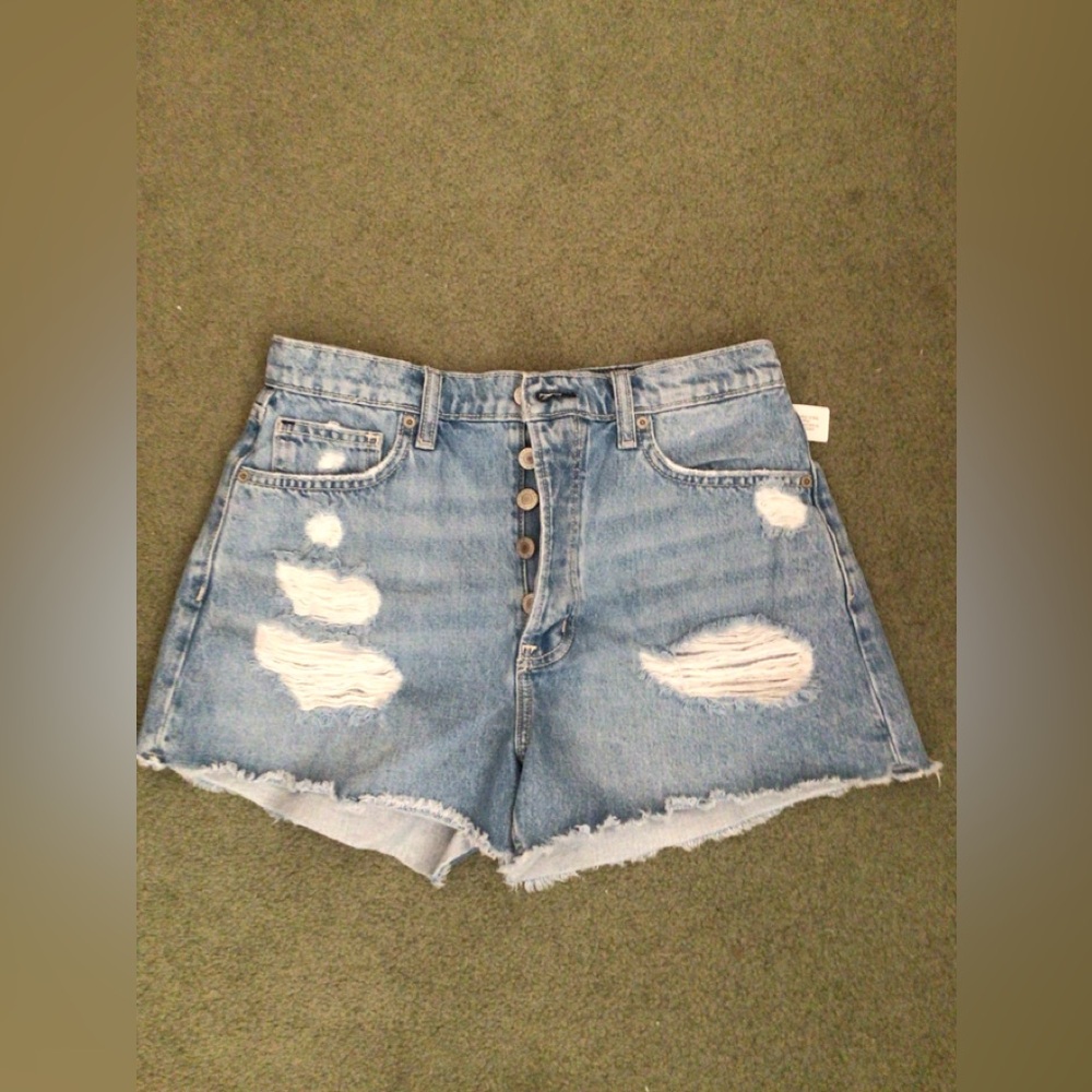 NWOT Arizona Jean Co High Rise Destroyed Denim Shorts